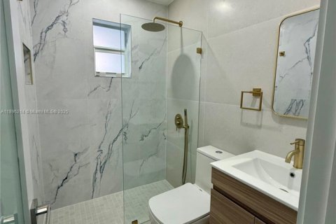 Villa ou maison à louer à Miami, Floride: 2 chambres, 117.06 m2 № 1947219 - photo 10