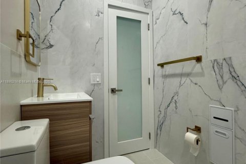 Villa ou maison à louer à Miami, Floride: 2 chambres, 117.06 m2 № 1947219 - photo 6