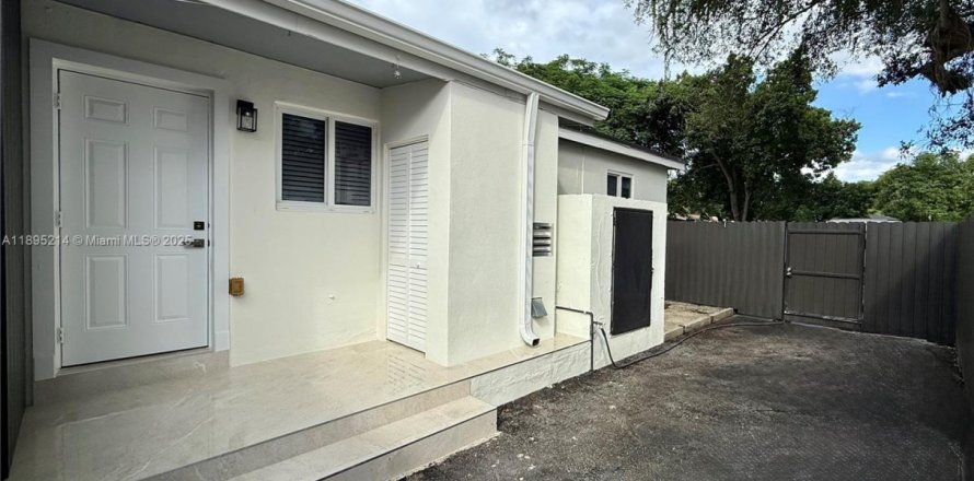 Villa ou maison à Miami, Floride 2 chambres, 117.06 m2 № 1947219