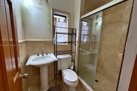 Villa ou maison à louer à Coral Gables, Floride: 4 chambres, 229.28 m2 № 1964933 - photo 16