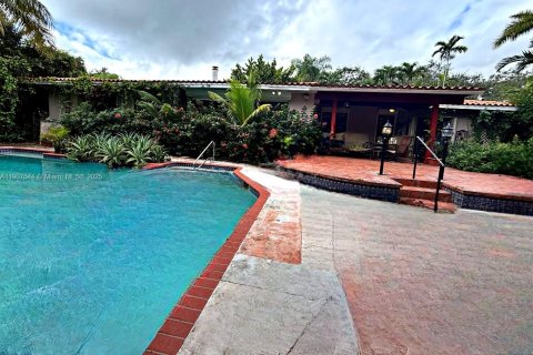 Villa ou maison à louer à Coral Gables, Floride: 4 chambres, 229.28 m2 № 1964933 - photo 1