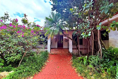 Villa ou maison à louer à Coral Gables, Floride: 4 chambres, 229.28 m2 № 1964933 - photo 2