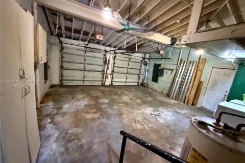 Villa ou maison à louer à Coral Gables, Floride: 4 chambres, 229.28 m2 № 1964933 - photo 19