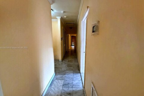 Villa ou maison à louer à Coral Gables, Floride: 4 chambres, 229.28 m2 № 1964933 - photo 23