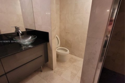 Снять в аренду кондоминиум в Халландейл-Бич, Флорида 1 спальня, 120.77м2, № 1988998 - фото 8