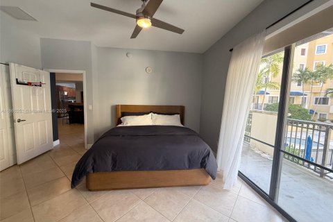Condo in Miami, Florida, 2 bedrooms  № 2016256 - photo 14