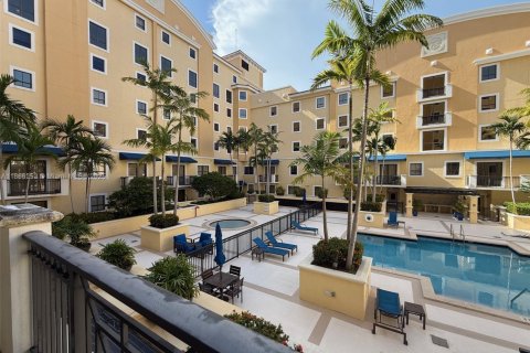 Condo in Miami, Florida, 2 bedrooms  № 2016256 - photo 24