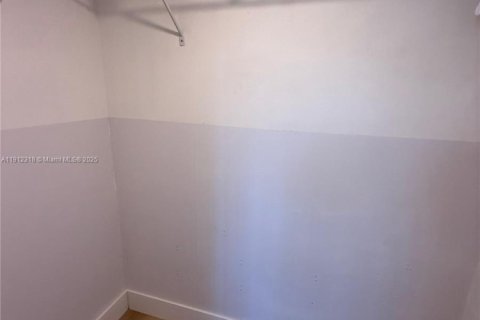 Снять в аренду кондоминиум в Тамарак, Флорида 1 спальня, 57.13м2, № 1968280 - фото 7