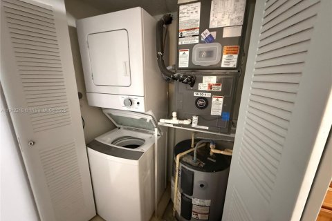 Снять в аренду кондоминиум в Тамарак, Флорида 1 спальня, 57.13м2, № 1968280 - фото 5