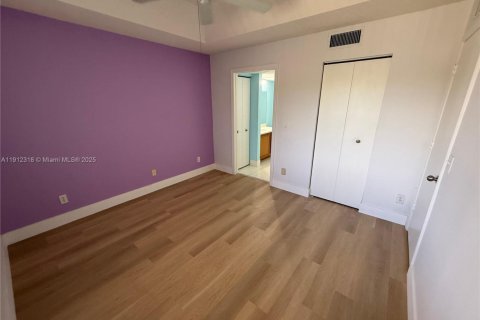 Снять в аренду кондоминиум в Тамарак, Флорида 1 спальня, 57.13м2, № 1968280 - фото 11