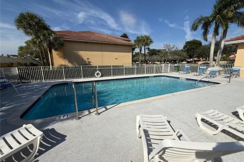 Снять в аренду кондоминиум в Тамарак, Флорида 1 спальня, 57.13м2, № 1968280 - фото 12