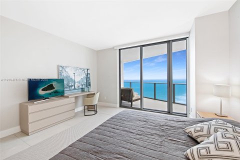 Condo in Hollywood, Florida, 3 bedrooms  № 2061959 - photo 9