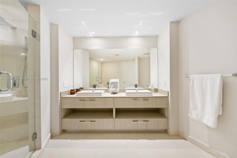 Condo in Hollywood, Florida, 3 bedrooms  № 2061959 - photo 10