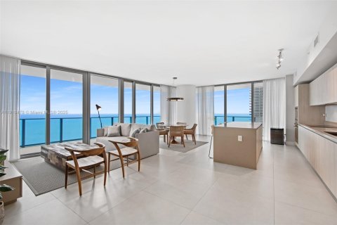 Condo in Hollywood, Florida, 3 bedrooms  № 2061959 - photo 21