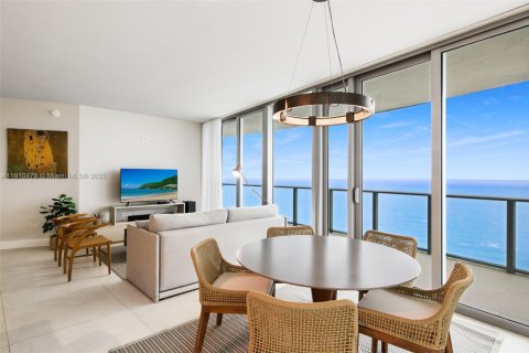 Condo in Hollywood, Florida, 3 bedrooms  № 2061959 - photo 22