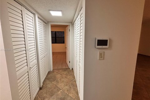 Copropriété à vendre à Miami, Floride: 2 chambres, 132.66 m2 № 2012255 - photo 24