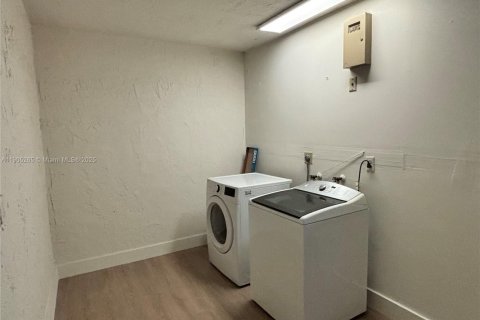 Copropriété à vendre à Miami, Floride: 2 chambres, 132.66 m2 № 2012255 - photo 29