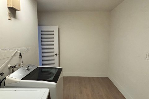 Copropriété à vendre à Miami, Floride: 2 chambres, 132.66 m2 № 2012255 - photo 30