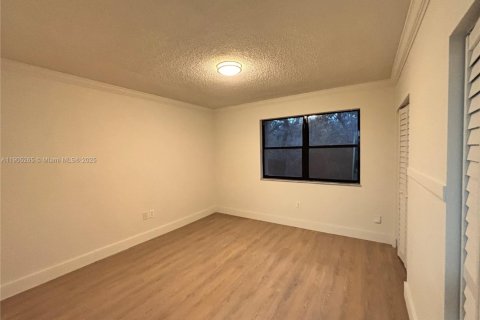 Copropriété à vendre à Miami, Floride: 2 chambres, 132.66 m2 № 2012255 - photo 25