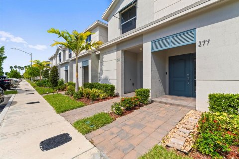 Villa ou maison à louer à Florida City, Floride: 3 chambres, 133.13 m2 № 2014739 - photo 2