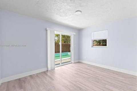 House in Davie, Florida 2 bedrooms, 62.71 sq.m. № 1998695 - photo 15