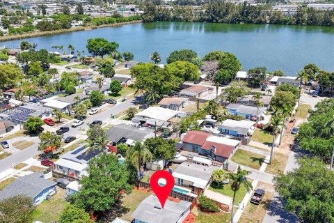 House in Davie, Florida 2 bedrooms, 62.71 sq.m. № 1998695