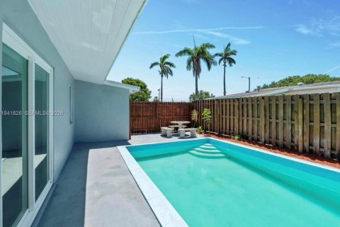 House in Davie, Florida 2 bedrooms, 62.71 sq.m. № 1998695 - photo 10