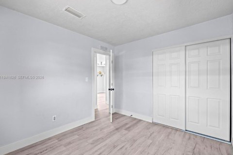 House in Davie, Florida 2 bedrooms, 62.71 sq.m. № 1998695 - photo 16