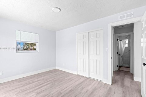 House in Davie, Florida 2 bedrooms, 62.71 sq.m. № 1998695 - photo 17