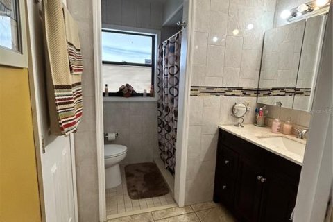 House in Deltona, Florida 3 bedrooms, 151.43 sq.m. № 2211915 - photo 18