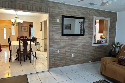 House in Deltona, Florida 3 bedrooms, 151.43 sq.m. № 2211915 - photo 22