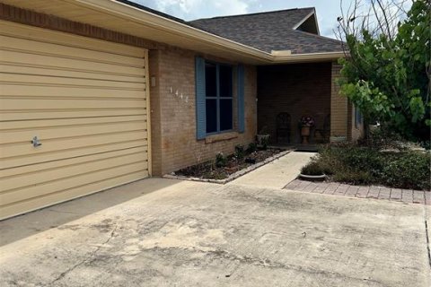 House in Deltona, Florida 3 bedrooms, 151.43 sq.m. № 2211915 - photo 29