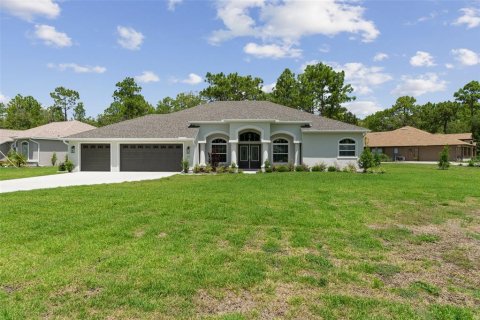 House in Homosassa, Florida 3 bedrooms, 208.84 sq.m. № 1650268 - photo 2