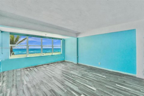Copropriété à vendre à Hollywood, Floride: 1 chambre, 64.1 m2 № 1987536 - photo 16