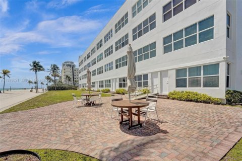 Copropriété à vendre à Hollywood, Floride: 1 chambre, 64.1 m2 № 1987536 - photo 10