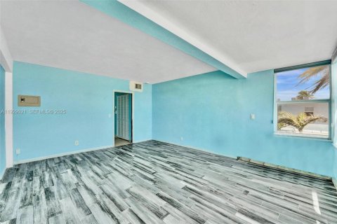 Copropriété à vendre à Hollywood, Floride: 1 chambre, 64.1 m2 № 1987536 - photo 25