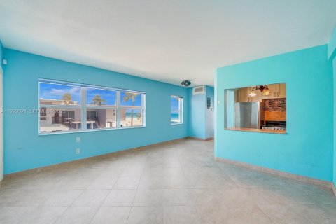 Copropriété à vendre à Hollywood, Floride: 1 chambre, 64.1 m2 № 1987536 - photo 17