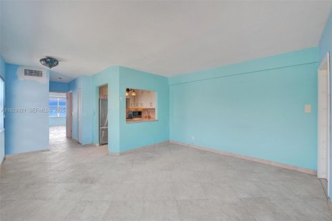 Copropriété à vendre à Hollywood, Floride: 1 chambre, 64.1 m2 № 1987536 - photo 19