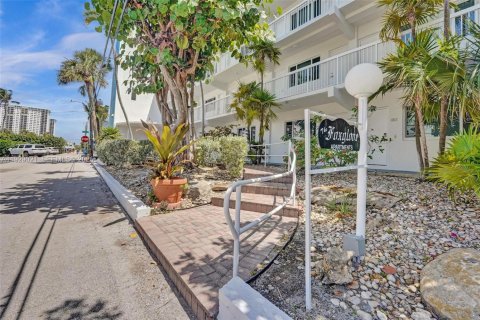 Copropriété à vendre à Hollywood, Floride: 1 chambre, 64.1 m2 № 1987536 - photo 13