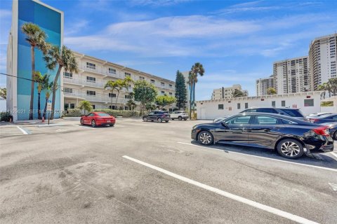 Copropriété à vendre à Hollywood, Floride: 1 chambre, 64.1 m2 № 1987536 - photo 15