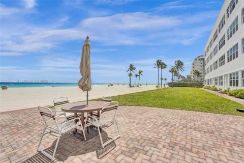 Copropriété à vendre à Hollywood, Floride: 1 chambre, 64.1 m2 № 1987536 - photo 7