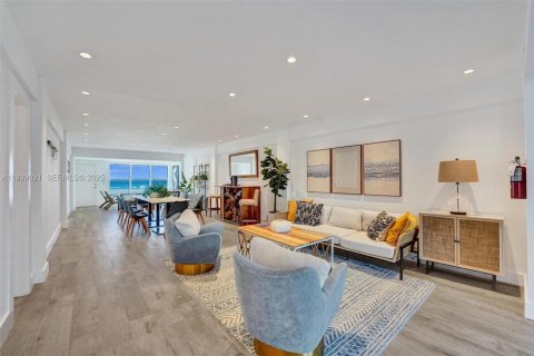 Copropriété à vendre à Hollywood, Floride: 1 chambre, 64.1 m2 № 1987536 - photo 4