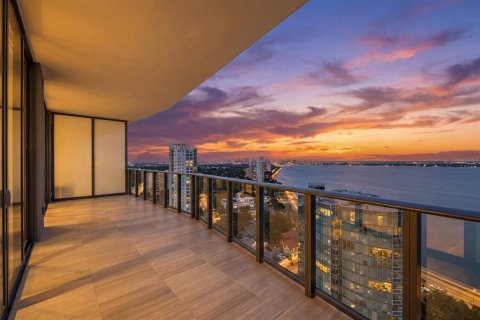 Condo in Tampa, Florida, 2 bedrooms № 2111915 - photo 28