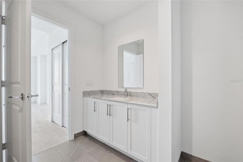 Condo in Tampa, Florida, 2 bedrooms № 2111915 - photo 22