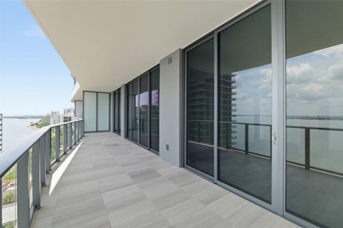 Condo in Tampa, Florida, 2 bedrooms № 2111915 - photo 27