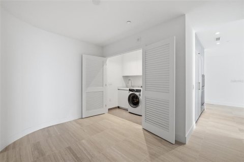 Condo in Tampa, Florida, 2 bedrooms № 2111915 - photo 25