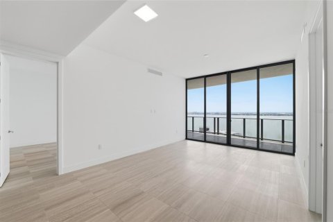 Condo in Tampa, Florida, 2 bedrooms № 2111915 - photo 14