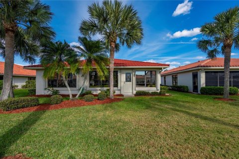 House in Lake Suzy, Florida 3 bedrooms, 188.59 sq.m. № 2166248 - photo 3