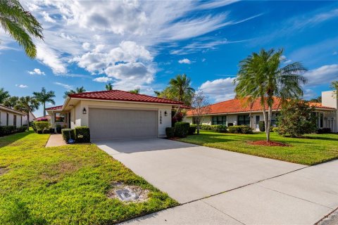 House in Lake Suzy, Florida 3 bedrooms, 188.59 sq.m. № 2166248 - photo 4