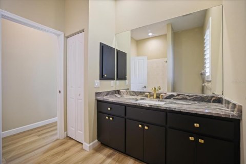 House in Venice, Florida 3 bedrooms, 196.21 sq.m. № 2200215 - photo 25